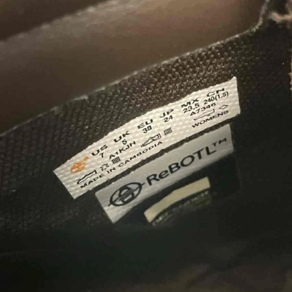 Like New!! Timberland Heeled Lace Up Boots Womens Size 7 - Picture 7 of 10